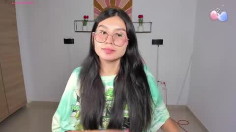 Emi online show from April 21, 9:50 pm