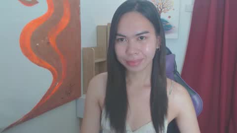 emily_xo143 online show from May 23, 1:55 am