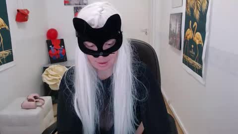 Snapshot of emily_york18 chatting on February 11, 12:16 pm Emily online show from February 11, 12:16 pm