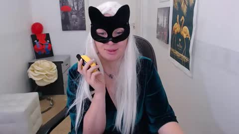 Snapshot of emily_york18 chatting on February 13, 1:15 pm Emily online show from February 13, 1:15 pm