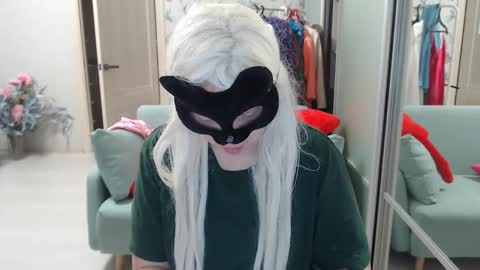 Snapshot of emily_york18 chatting on February 7, 6:44 pm Emily online show from February 7, 6:44 pm