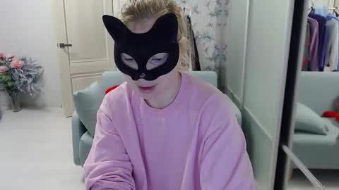 Snapshot of emily_york18 chatting on March 3, 5:52 pm Emily online show from March 3, 5:52 pm