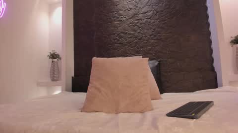 emilyallen_1 online show from January 9, 4:26 am