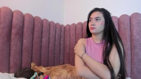 Snapshot of emilyandmarco_ chatting on November 4, 10:53 pm Emilyyy online show from November 4, 10:53 pm