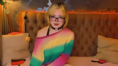Snapshot of emilyangels chatting on May 8, 6:30 am Baby Emelli online show from May 8, 6:30 am