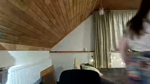 emilyar online show from April 23, 8:33 pm