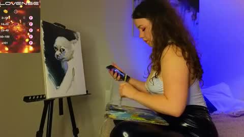 Snapshot of emilyart_ chatting on December 21, 2:52 am artist Emily online show from December 21, 2:52 am