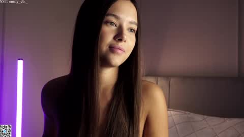 emilybatee online show from December 3, 9:23 pm