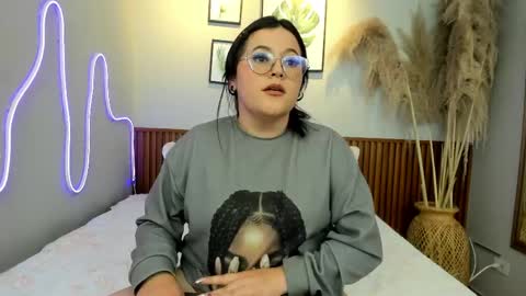 Snapshot of emilycartermd chatting on May 26, 3:46 am Emily online show from May 26, 3:46 am