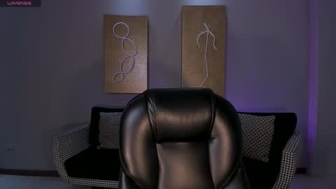 Snapshot of emilycarterr_ chatting on April 30, 11:05 am Emily Carter online show from April 30, 11:05 am