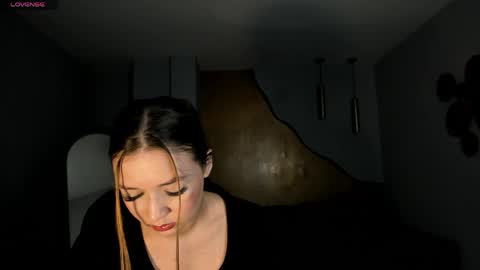 Snapshot of emilycarterr_ chatting on May 8, 10:42 am Emily Carter online show from May 8, 10:42 am