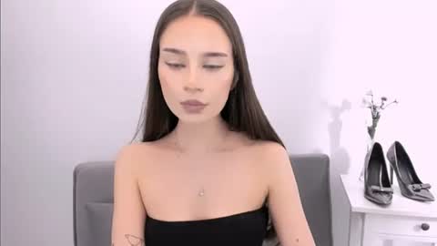 EmilyCharming online show from February 17, 9:32 pm