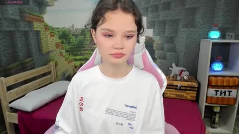 Snapshot of emilychaves chatting on September 22, 11:18 pm Emilyhaves online show from September 22, 11:18 pm