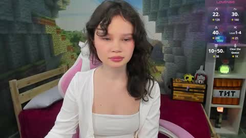Emilyhaves online show from December 5, 5:53 pm