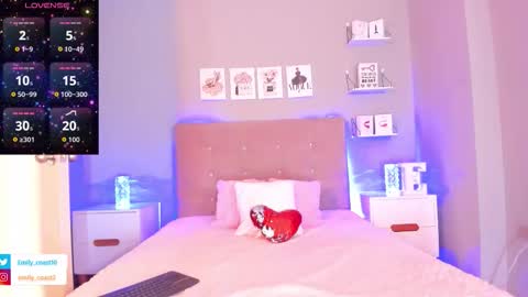 Emi Fit online show from December 14, 3:50 pm