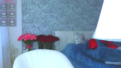 emilydancee online show from December 12, 5:42 am