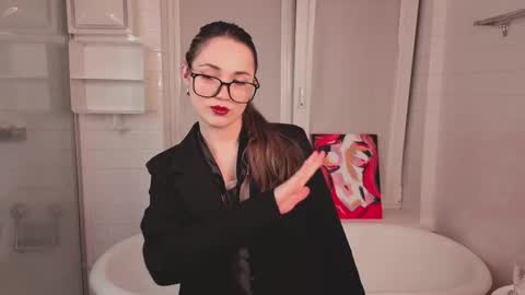 Emily online show from November 24, 6:51 pm