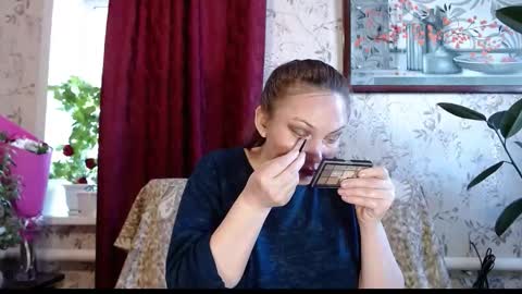 Snapshot of emilydoth chatting on February 21, 5:19 am EmilyDoth online show from February 21, 5:19 am