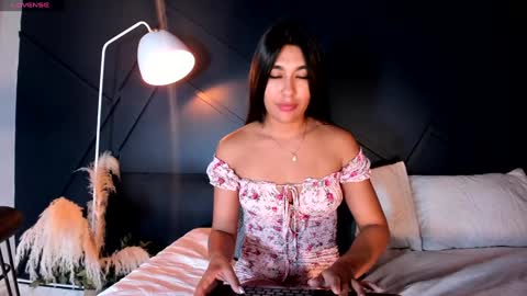 Emily online show from December 15, 1:43 pm