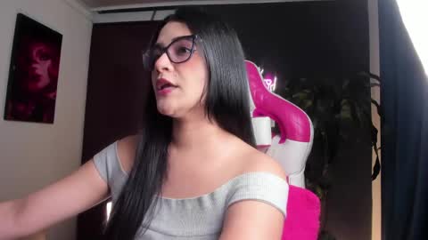 Emily Jhonson online show from May 31, 4:25 pm