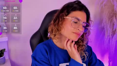 Emilyjonnes  online show from June 4, 4:18 am