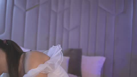 Emily online show from January 6, 1:19 pm