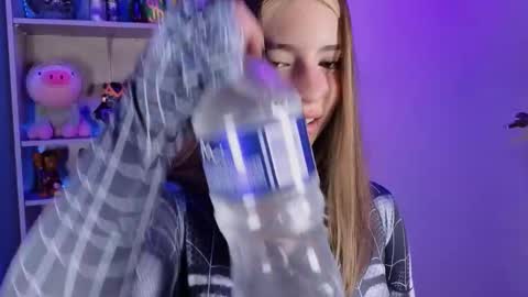 VALEEEN online show from October 10, 4:50 pm