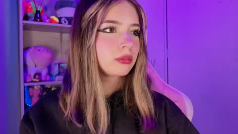 VALEEEN online show from April 17, 3:15 pm