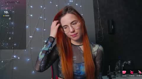 Snapshot of emilykents chatting on December 22, 4:17 am EmilyKents online show from December 22, 4:17 am