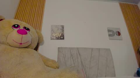 EMI online show from April 15, 5:53 pm