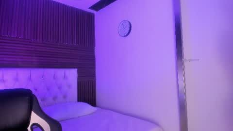 emilymora1_ online show from July 7, 4:59 am