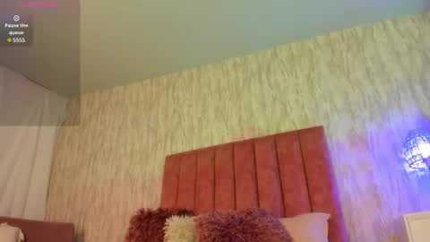 Snapshot of emilyparker__ chatting on September 16, 7:04 pm My IG - EmilyParker   online show from September 16, 7:04 pm