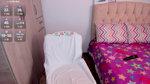 Snapshot of emilypink_1 chatting on December 9, 12:40 pm Emily online show from December 9, 12:40 pm