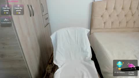 Snapshot of emilypink_1 chatting on March 7, 7:49 pm Emily online show from March 7, 7:49 pm