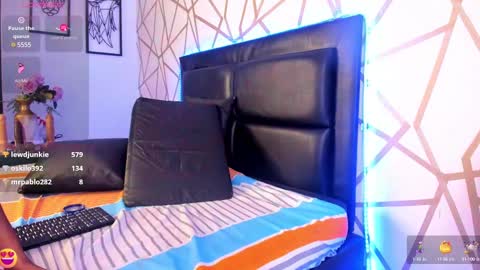 Snapshot of emilyrosee1 chatting on March 6, 4:52 am online show from March 6, 4:52 am