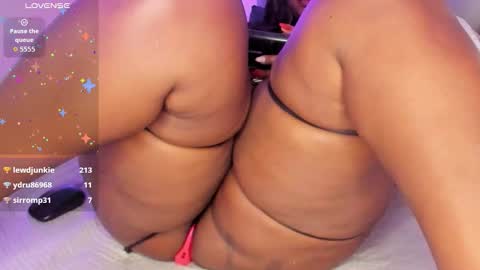 Snapshot of emilyrosee1 chatting on October 8, 6:16 pm online show from October 8, 6:16 pm