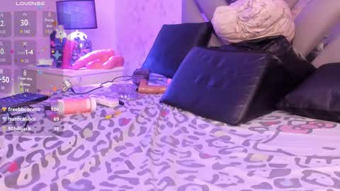 Snapshot of emilyrosee1 chatting on November 8, 4:56 am online show from November 8, 4:56 am