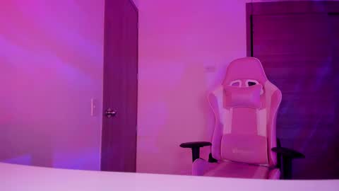 EMILY online show from March 8, 6:21 am