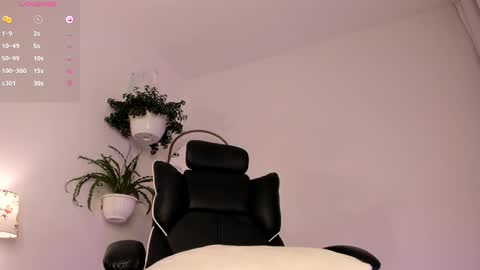 Emily online show from January 10, 7:21 pm