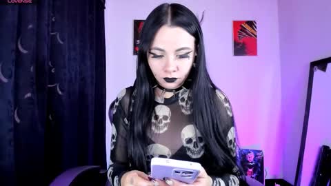  Emily Support me to have 100 likes plx online show from October 29, 9:27 pm