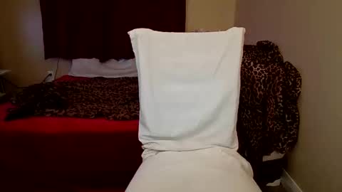 emilysparkss online show from April 13, 11:54 pm