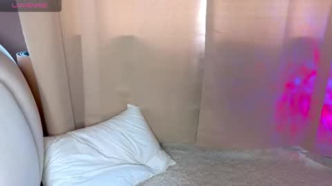 Snapshot of emilytrays chatting on March 12, 7:47 am Emily wish-list online show from March 12, 7:47 am