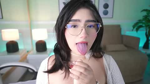 Emily Turner  online show from February 3, 7:08 pm