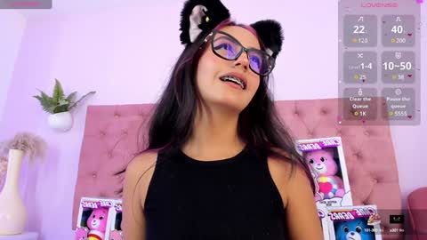 Emily Bank online show from February 4, 8:06 pm