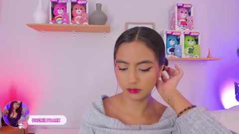 Emily Bank online show from September 19, 7:36 pm