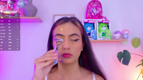 Snapshot of emilyy_bank chatting on January 12, 12:21 pm Emily Bank online show from January 12, 12:21 pm