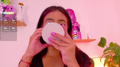 Snapshot of emilyy_bank chatting on February 20, 8:09 pm Emily Bank online show from February 20, 8:09 pm