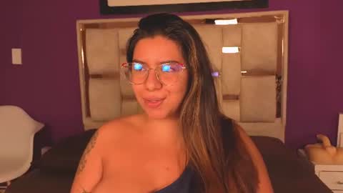 emilyy_cooperr online show from July 14, 12:11 pm