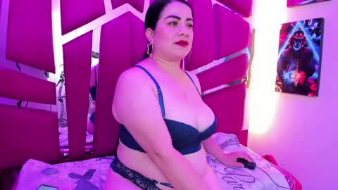 Emilyy Moon online show from June 5, 3:46 am