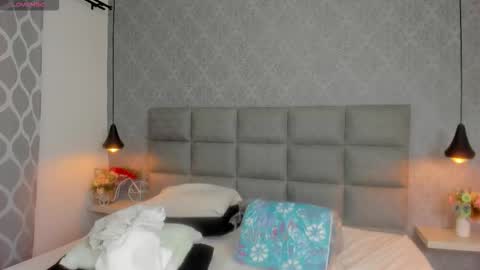 emilyy_r online show from February 27, 6:52 pm